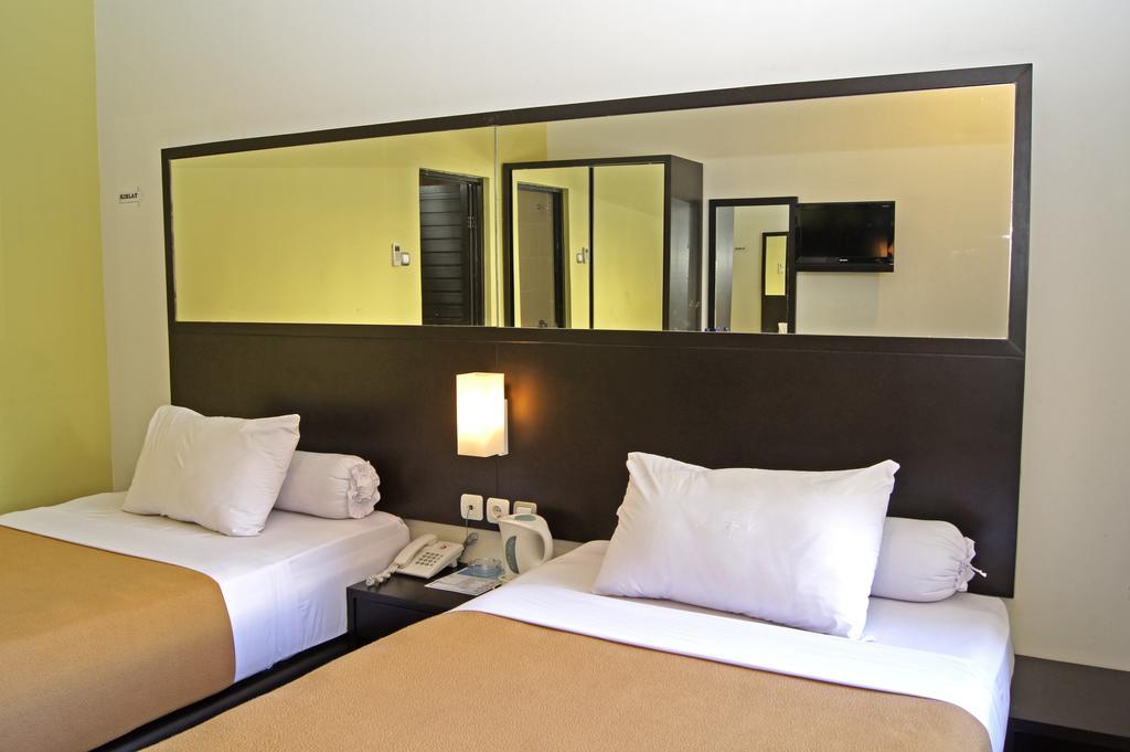 The Winner Premier Hotel Pemalang Номер фото